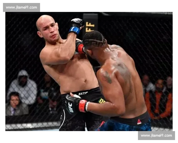 UFC战警与桑托斯激战即将上演 谁能笑到最后主宰擂台荣耀